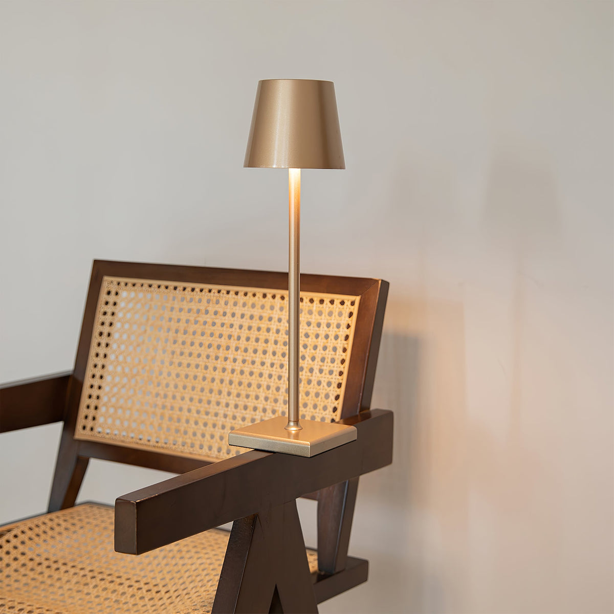 Doku | Cordless Rechargeable Table Lamp, Dimmable Battery LED Lamp for Dining Table and Patio